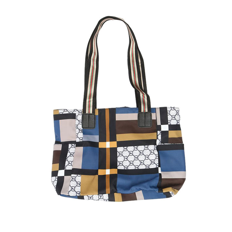 Care sunt avantajele pungilor mari de călătorie cu umărul